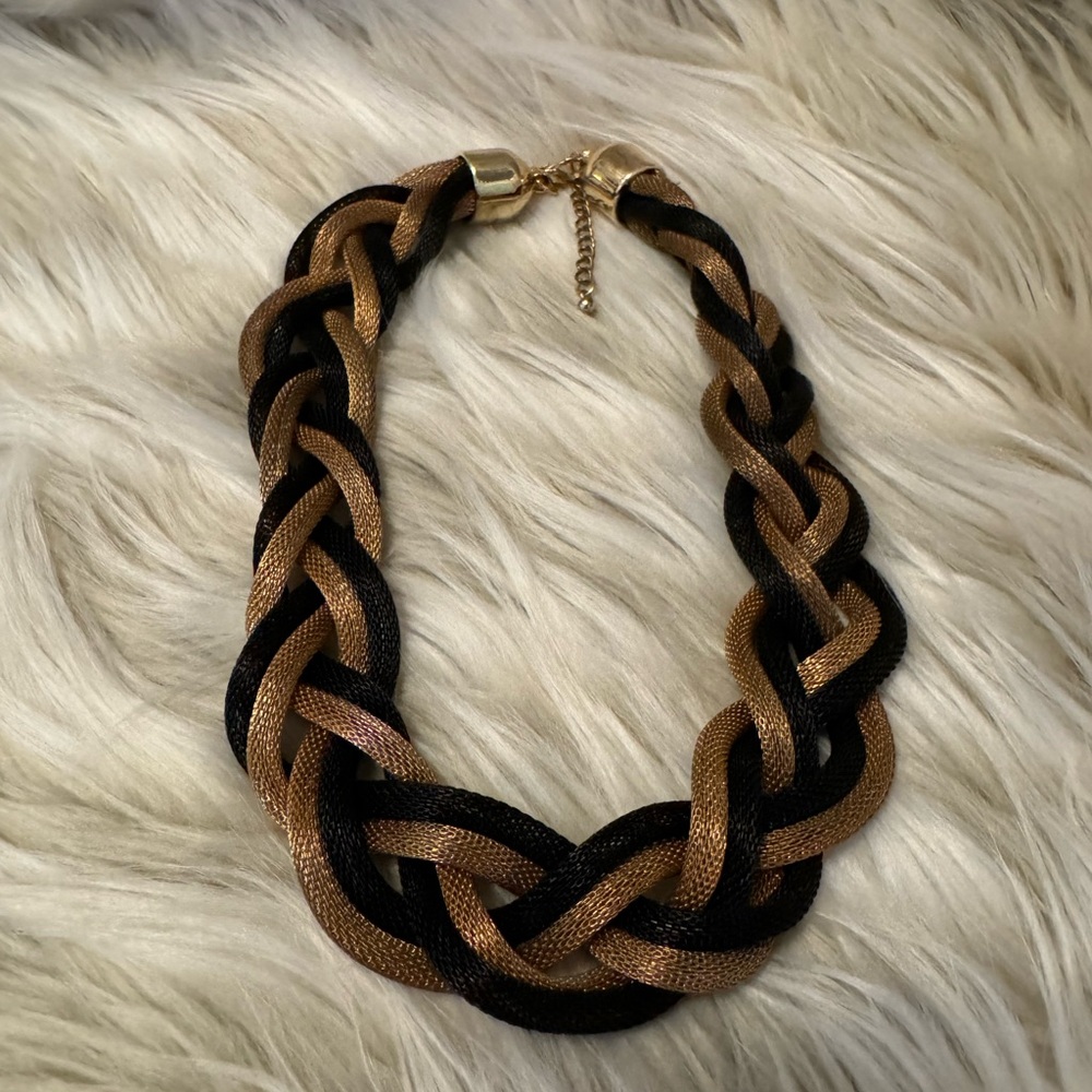 Mesh black and bronze necklace